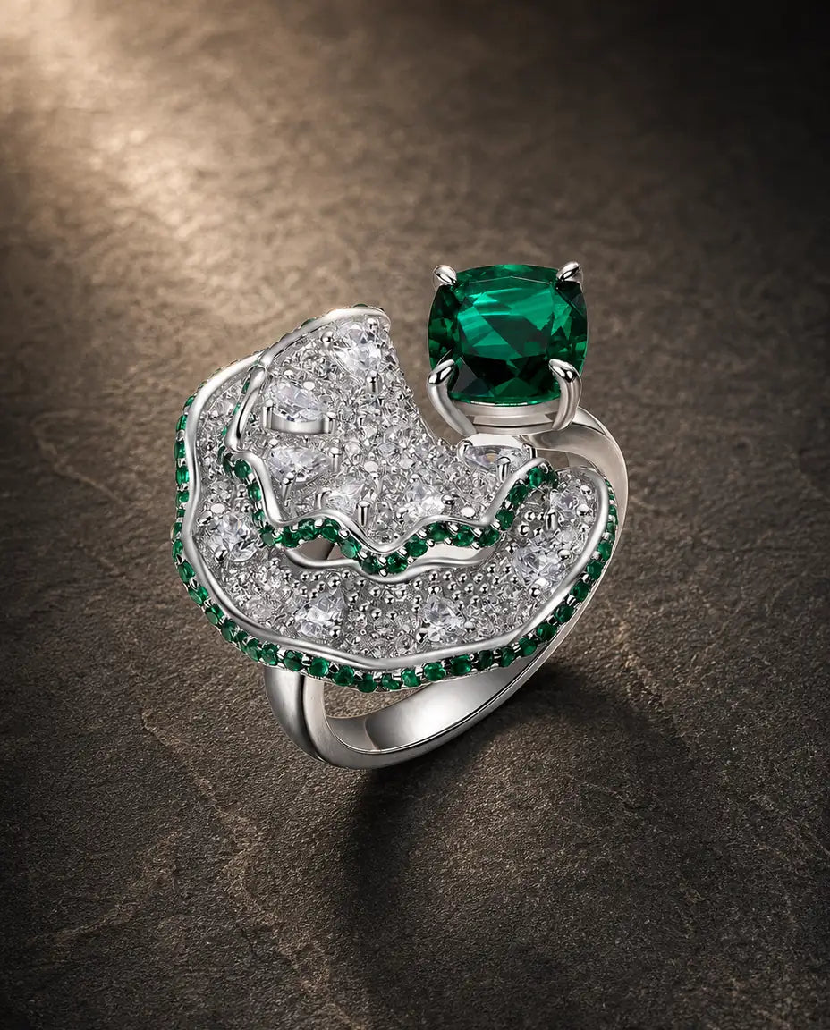 Lab emerald gemstone ring in 925 sterling silver