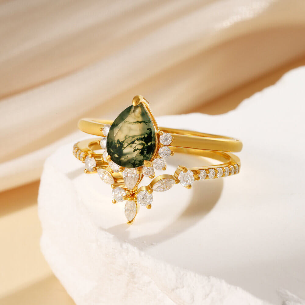 Pear Shaped Green Moss Agate Engagement Ring Set with Moissanite 18K Gold