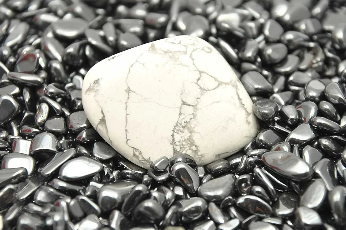 Howlite Crystal Meaning: Uncover Its Healing and Spiritual Power – IfShe UK