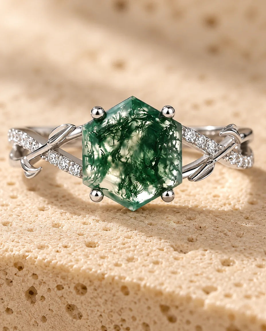 Moss Agate Ring - close-up of the gemstone