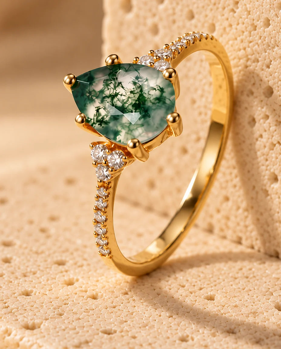 Pear Shaped Moss Agate Ring - side profile of the setting