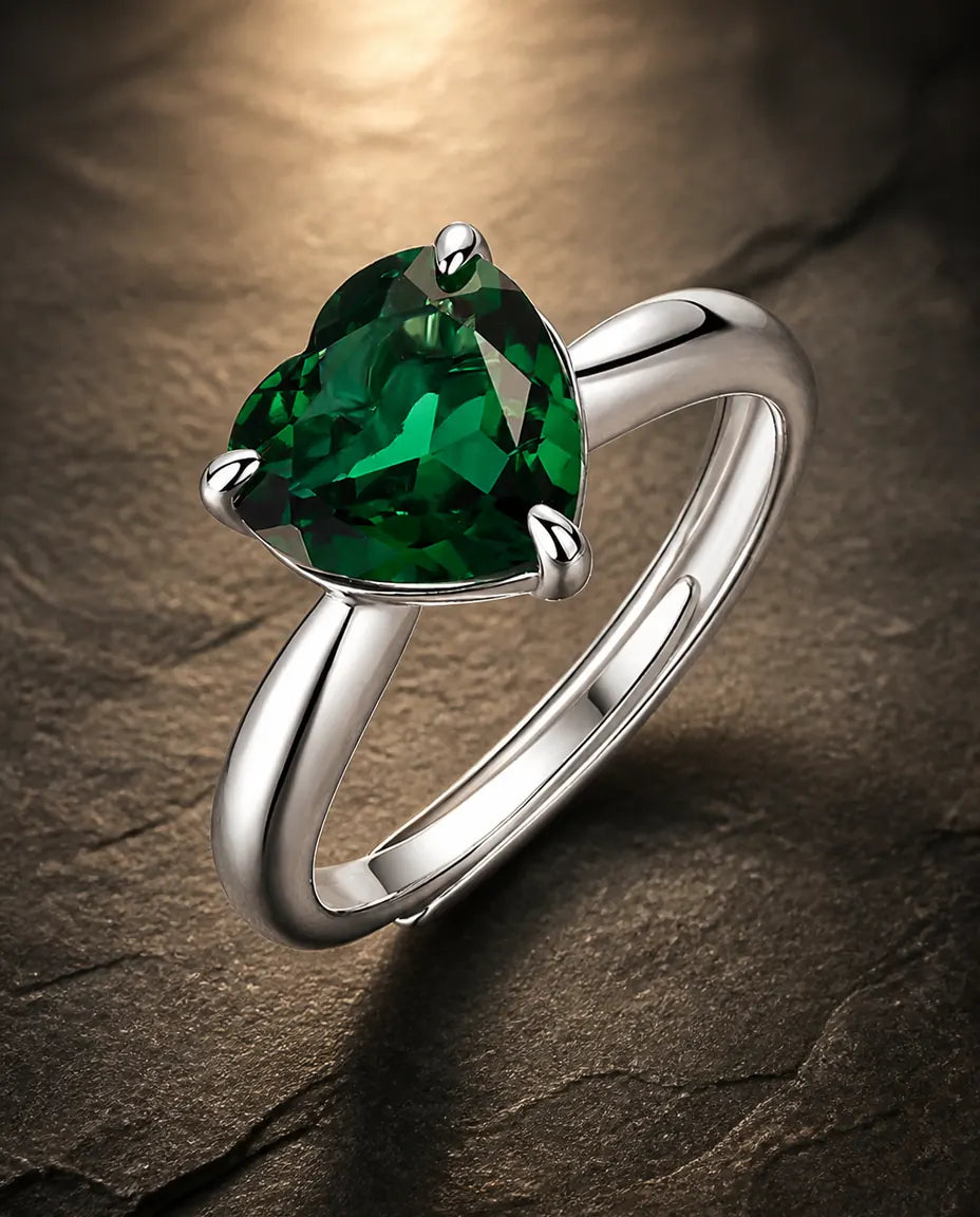 Lab emerald gemstone ring in 925 sterling silver