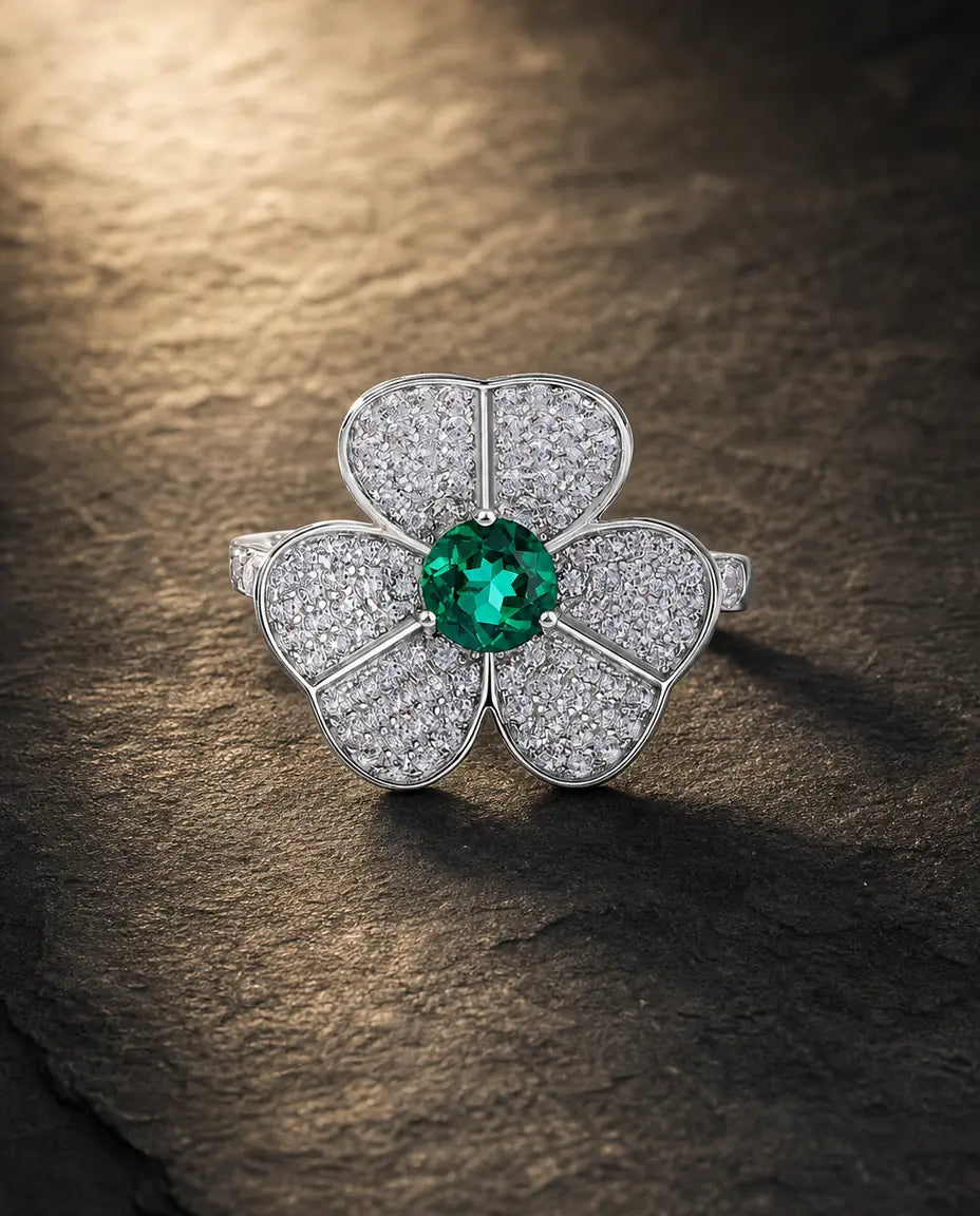 Lab emerald gemstone ring in 925 sterling silver