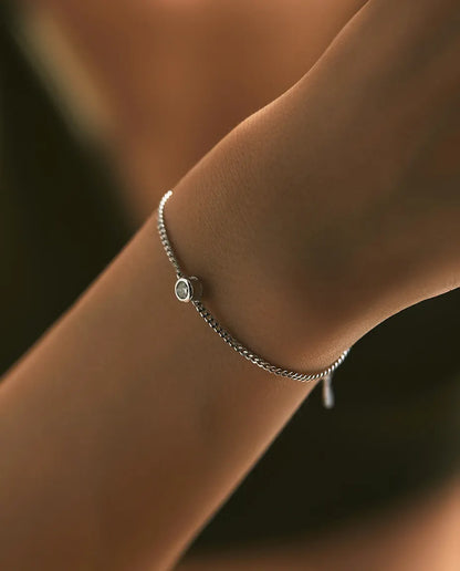 Dainty 0.25ct moissanite bezel chain bracelet in 925 sterling silver