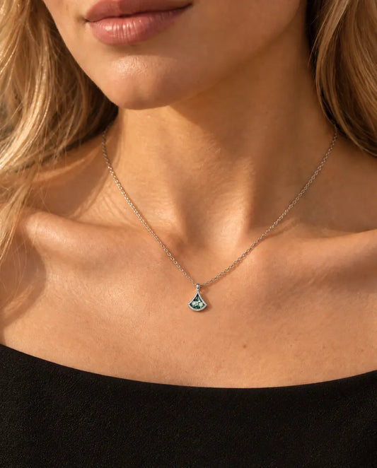 Moss Agate Fan Necklace in 925 Sterling Silver - worn on a model, close-up at the collarbone