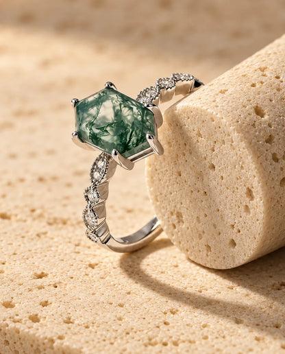 Moss Agate Ring - side profile of the setting