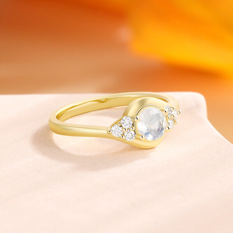 Natural Moonstone Ring Round Shaped 18K Gold