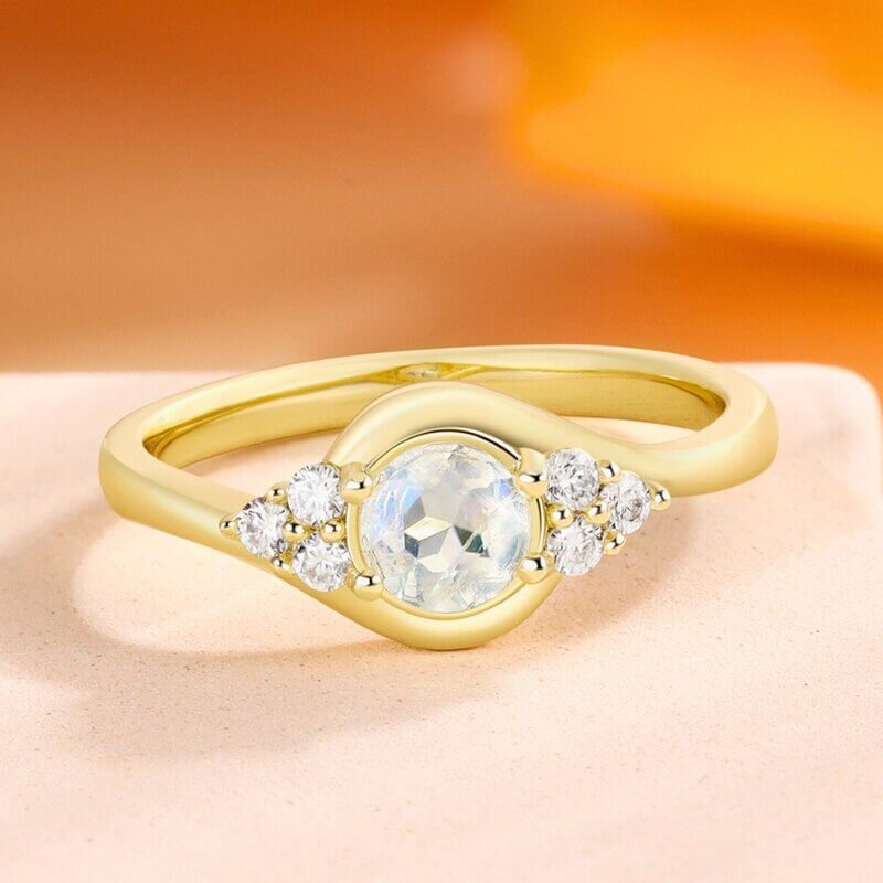 Natural Moonstone Ring Round Shaped 18K Gold