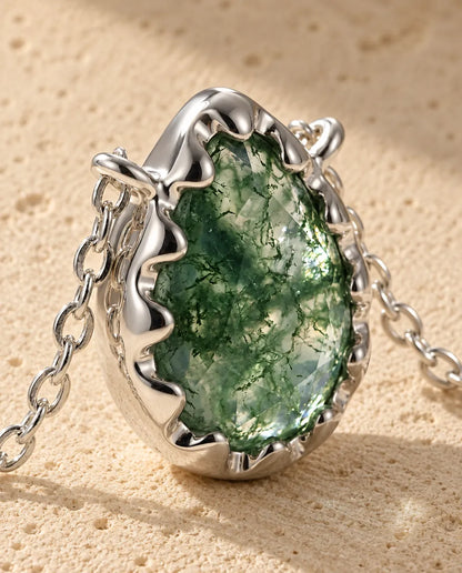 Moss Agate Necklace - close-up of the gemstone