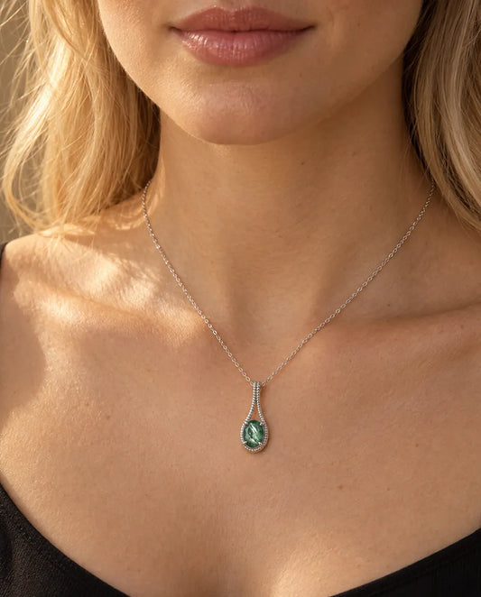 Oval Moss Agate Drop Necklace in 925 Sterling Silver - worn on a model, close-up at the collarbone