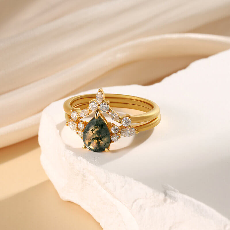 Pear Shaped Moss Agate Ring Set with Moissanite 18K Gold