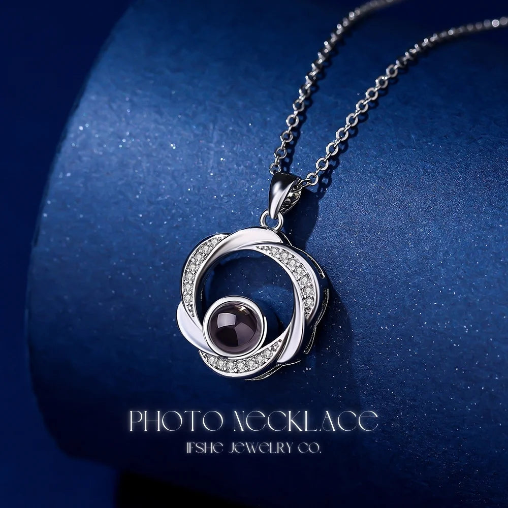 Photo Necklace for Women - Photo Projection Necklace with Picture Inside