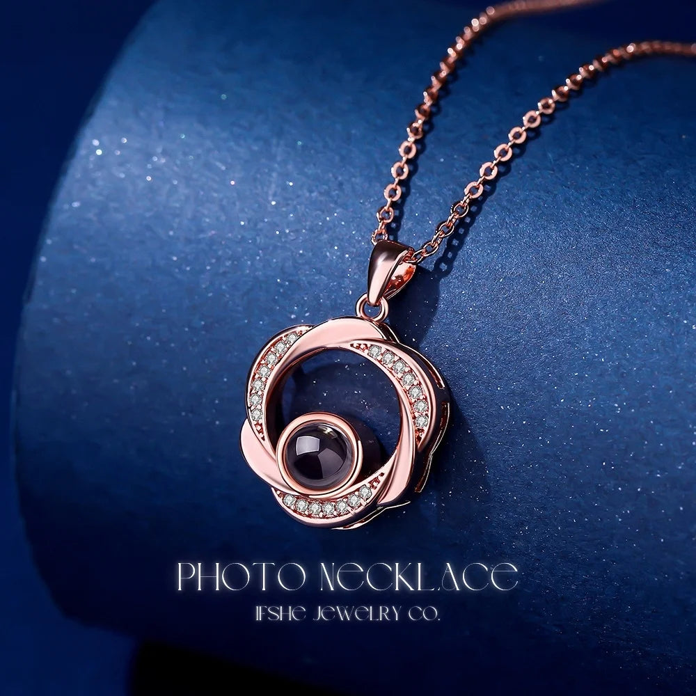Photo Necklace for Women - Photo Projection Necklace with Picture Inside