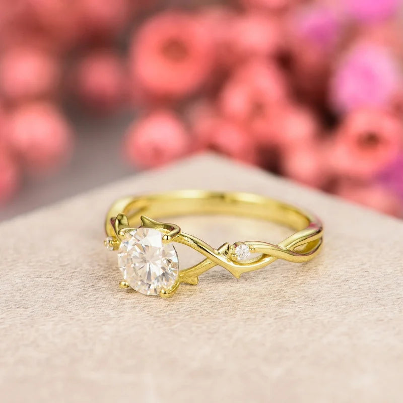 Round Shaped Moissanite Wedding Ring IfShe UK