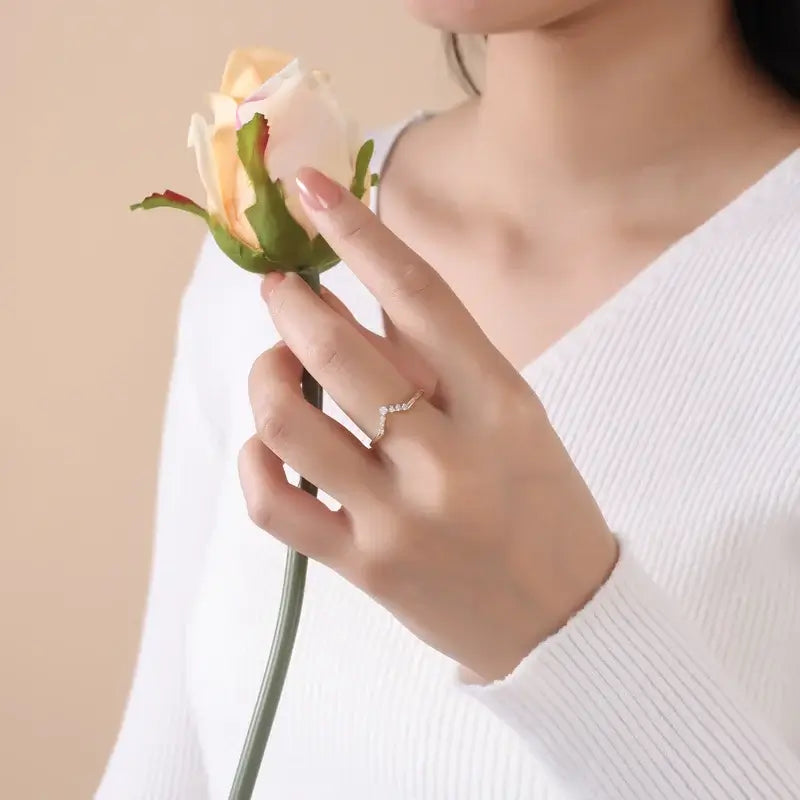 Sterling Silver Curved Moissanite Wedding Ring